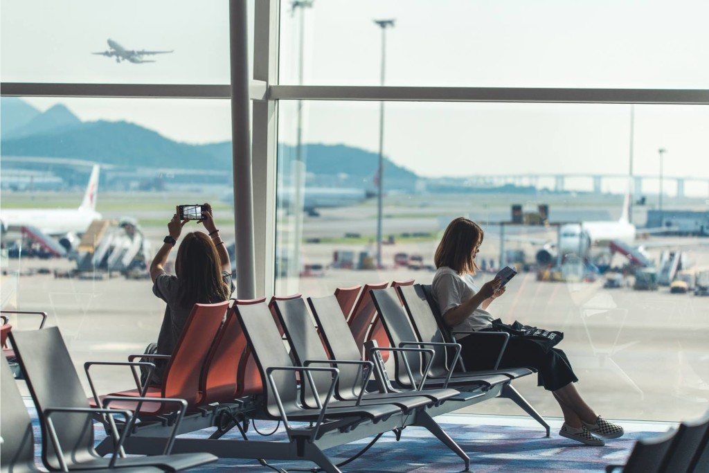 Cómo dormir en el aeropuerto y no sufrir en el intento