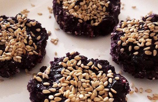 Receta vegana: galletas de quinua y arándanos sin horno