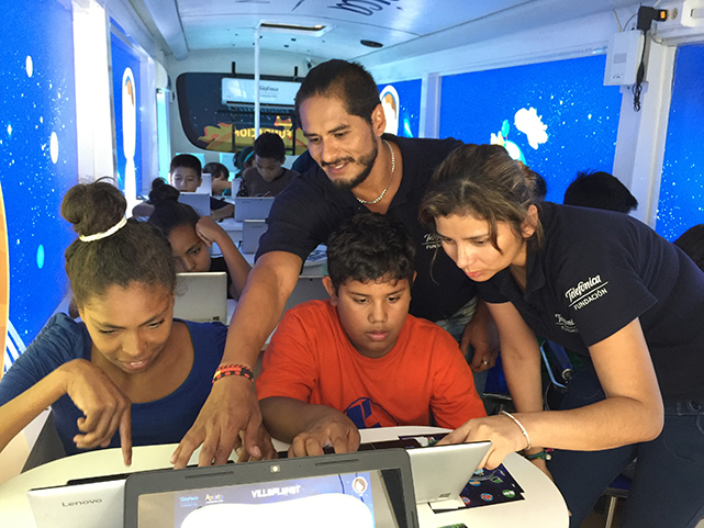 El bus de los nativos digitales