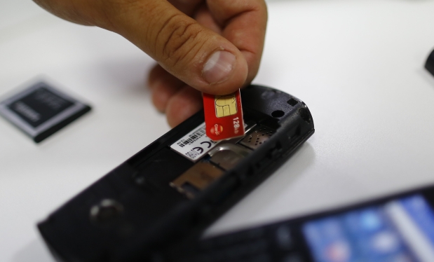 El adiós a los celulares bloqueados