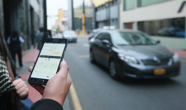 Aún no entienden cómo funcionan las apps de taxis