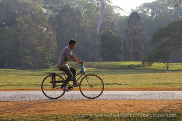 3641_Angkor_bike