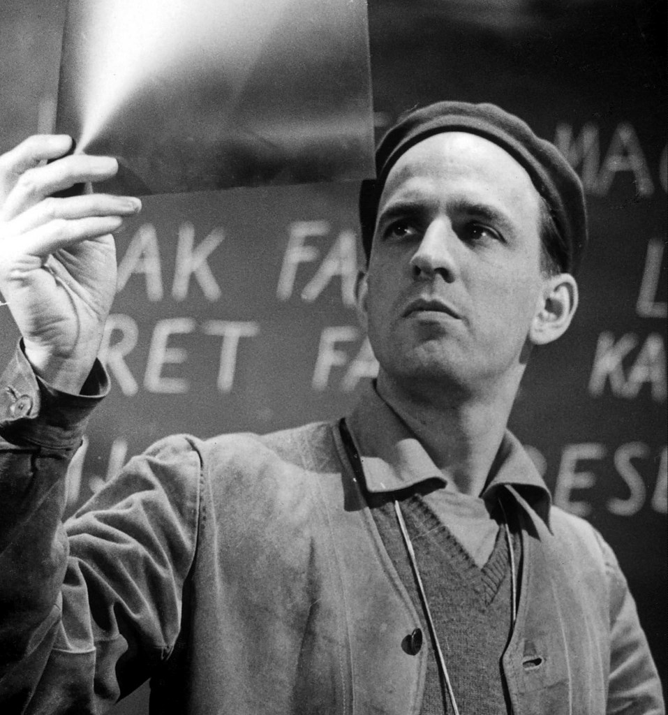 La Filmoteca de la Pontificia Universidad Católica del Perú y la Embajada de Suecia, presentan el homenaje ROSTROS Y SUSURROS: CIEN AÑOS DE INGMAR BERGMAN, en la Sala Azul del Centro Cultural PUCP (Av. Camino Real 1075, San Isidro).
50 películas forman parte de este homenaje, entre las que dirigió para el cine y la televisión, para las que escribió el guión y dos documentales sobre el maestro sueco.
Cuatro de ellas (Un verano con Mónica, Sonata de otoño, Fresas salvajes y Fanny y Alexander), se proyectarán en DCP en la sección...
