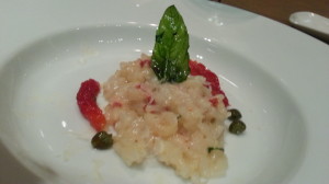 Risotto de tomates secos y alcaparras.