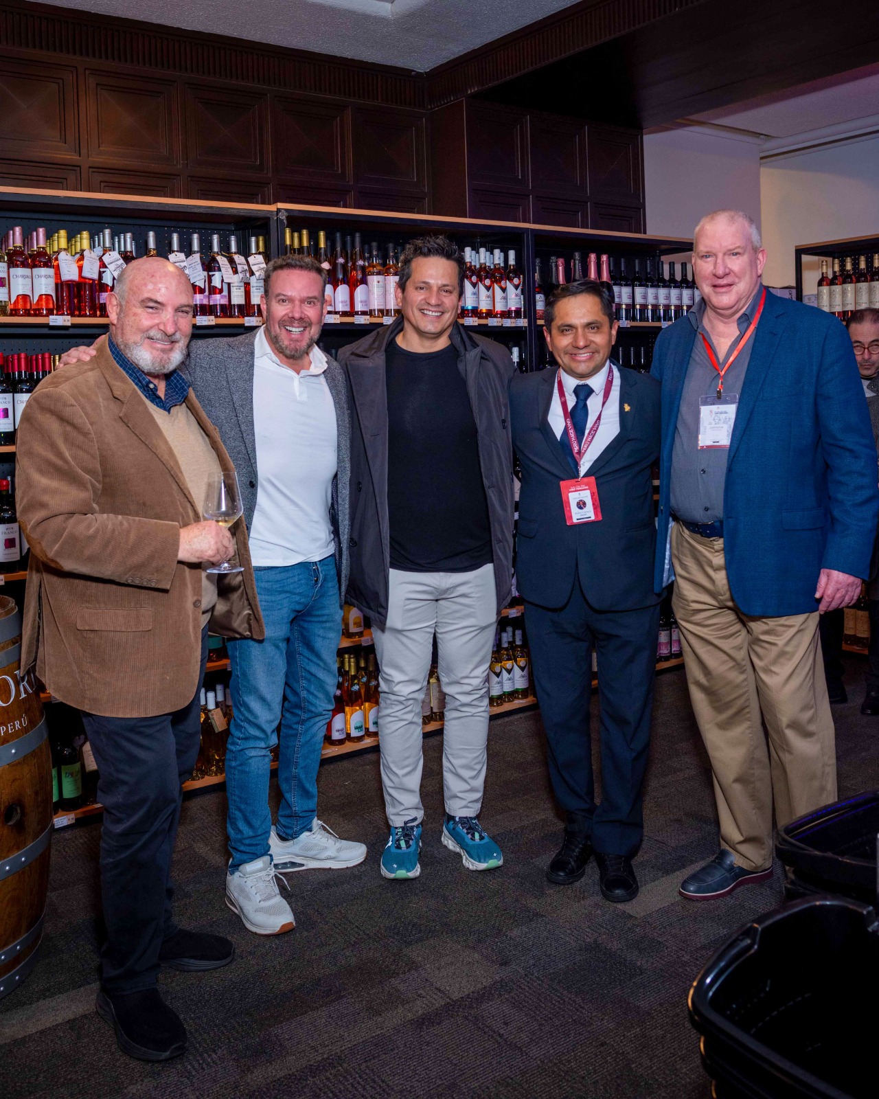 Cocineros que apoyan al vino peruano. Foto: Xavier Vas