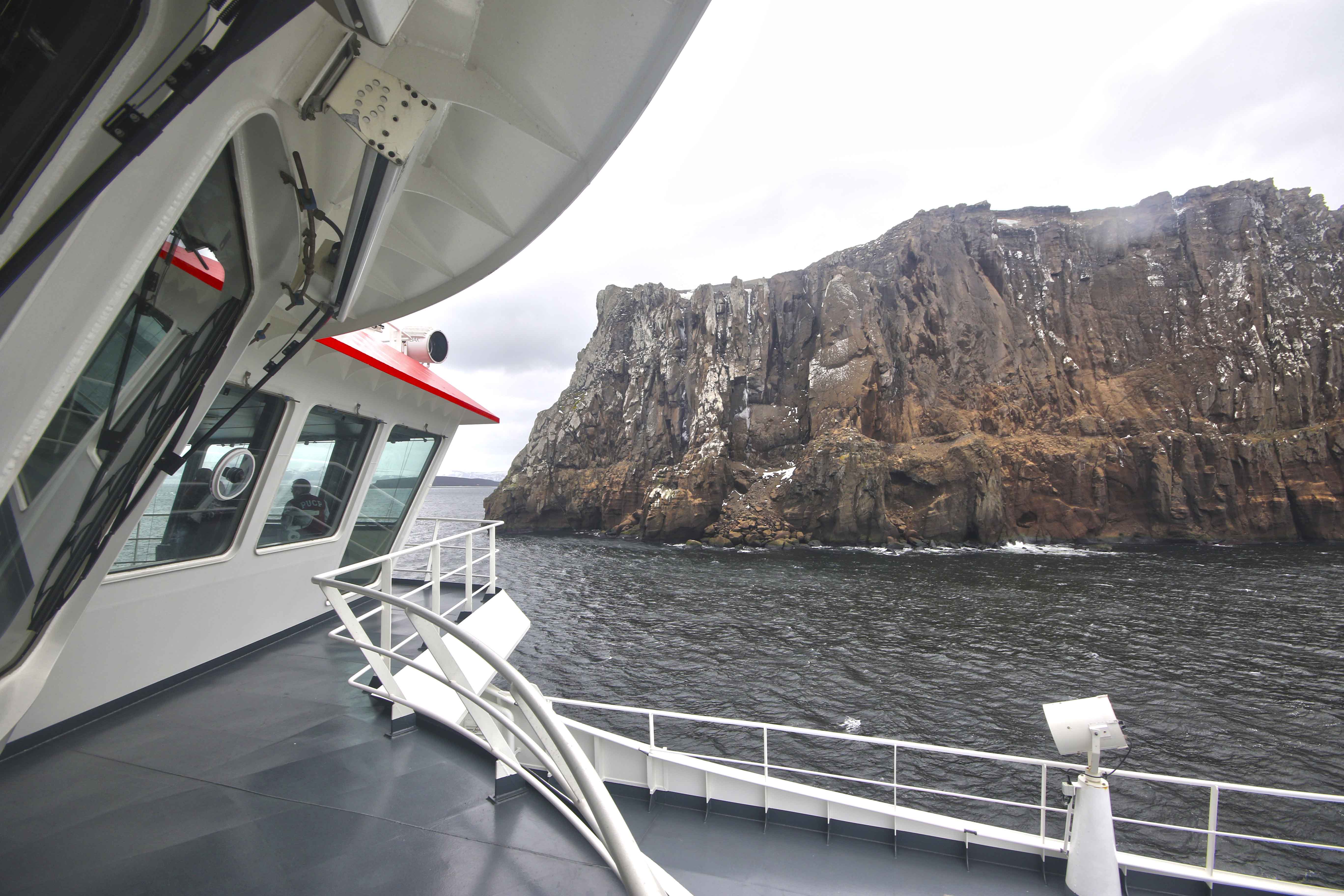 Isla Decepción: un viaje gélido en el cráter de un gigantesco volcán
