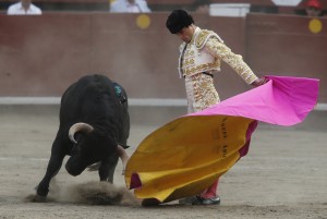 FOTO DANTE PIAGGIO MIGUEL ABELLÁN. Triunfador de la corrida celebrada en Acho el domingo 26 de octubre de 2014; cortó dos orejas y salió en hombros