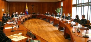 FOTO: WEB CORTE CONSTITUCIONAL DE COLOMBIA DESACATO. El alcalde Petro, se saca de la manga diversas triquiñuelas para desconocer el fallo del Constitucional de Colombia.