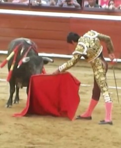 FOTO: CAPTURA DE PANTALLA TRIUNFO EN CALI. Luis Bolívar, Miguel A. Perera y Diego Ventura salieron de Cañaveralejo en hombros.