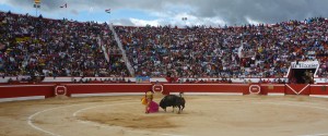 FOTO: PABLO J. GÓMEZ DEBARBIERI Chota, Cajamarca, Perú; junio de 2014; Diego Urdiales lancea a su primer toro