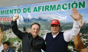 FOTO: PÁG WEB MUNIC. CHOTA AUTORIDADES MUY TAURINAS. Adolfo Sánchez, teniente alcalde de Chota y Porfirio Medina, Presidente Regional de Cajamarca; ambos del MAS.