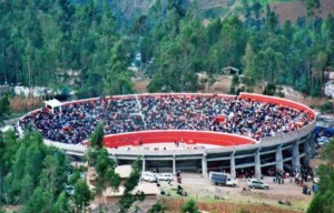 FOTO: JUAN MEDRANO CHAVARRÍA BAMBAMARCA, CAJAMARCA. Una de las plazas de la región más taurina del Perú, con sus habituales llenos hasta la bandera, todas las tardes.