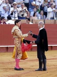 Blog A Roca Rey recibe la oreja en Sevilla