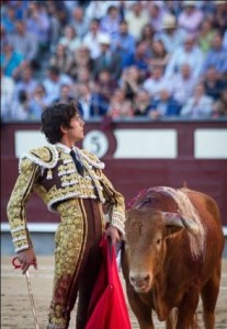 FOTO: PÁG WEB PLAZA DE TOROS DE LAS VENTAS TRIUNFADORES. Sebastián Castella y ‘Jabatillo’ de Alcurrucén.