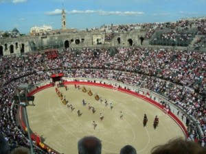 FOTO PÁG. WEB ARENES DE NIMES MARCO MONUMENTAL. Antiguo circo romano de Nimes, Francia; hoy, espectacular plaza de toros.