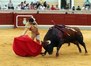 FOTO: JOËL BURAVAND TRIUNFADOR. Galdós, el sábado en Toledo; ayer domingo, toreó dos novilladas: por la mañana en Bayona, Francia y por la tarde en Navarra.