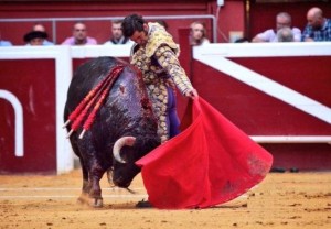 FOTO: CARLOS BERNABÉ & EVA SÁNCHEZ - CHOPERA TOROS AL NATURAL. El toreo de Morante, preñado de arte, fulguró como chispazos brillantes, aunque fugaces, en Logroño.