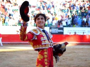 FOTO: ARCHIVO DEL MATADOR GALLO SIN TRABA. La temporada de Andrés Roca Rey este año en Europa será decisiva para su futuro y porvenir.