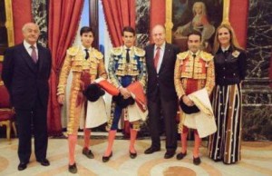 FOTO: ARCHIVO DE ARRTras la corrida, el Rey emérito, Juan Carlos saludó a los toreros.