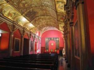 FOTO: UNMSM Ciclo de conferencias por el cuarto de milenio de Acho, en el marco monumental del cuatricentenario Salón de Grados de San Marcos.