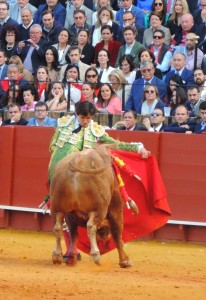 FOTO: ARCHIVO DEL MATADOR Bernadinas ajustadísimas como cierre de su faena al tercero.