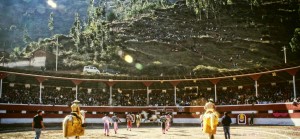 FOTO: LUIS HERENCIA Plaza de toros de Palca, en Trama, Junín. Réplica en miniatura de Acho antiguo.