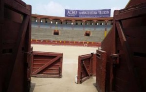 FOTO: DOMINGO LLERENA Casa Toreros reemplazará las deterioradas tablas de Acho.