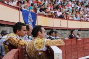 FOTO: DANIEL DOMINGUEZ SANCHEZ 'PICHU' Joaquín, atento a lo que le comenta el maestro Ponce. 