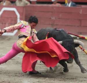 FOTO: JUAN PONCE/ARCHIVO EL COMERCIO Joaquín Galdós concluyó ayer su exitosa primera temporada europea como matador.