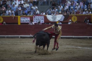 Estocada de Galdós al cuarto toro.