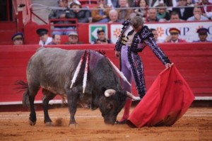 11 El Payo en su primer toro (Plaza Mexico)