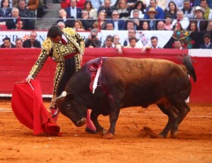 Blog Morante 4to toro 2 orejas derechz