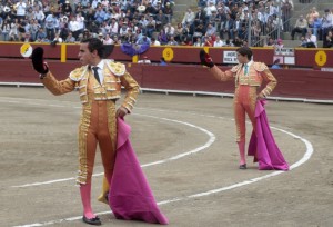 FOTO: JUAN PONCE/ARCHIVO A Andrés Roca Rey y a Joaquín Galdos, exponentes del auge taurino nacional, en afortunada conjunción, les espera una apasionante temporada.