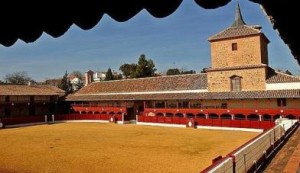 FOTO: OFICINA DE TURISMO DE SANTA CRUZ DE MUDELA Vista del interior de la Plaza de Las Virtudes de Santa Cruz de Mudela