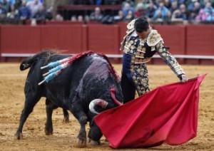 Manzanares cortó una oreja a cada uno de sus toros.