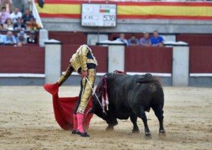 FOTO: CULTORO Magníficos naturales de Talavante al quinto