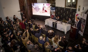 FOTO: LUIS HERENCIA SÁNCHEZ En el Mesón de Acho se presentaron los carteles para la próxima Feria del Señor de los Milagros, del 29 de octubre al 3 de diciembre.