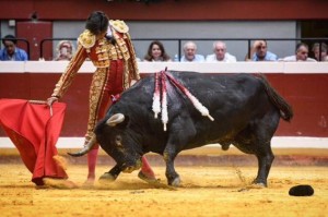 FOTO: CHOPERA TOROS En San Sebastián, Andrés Roca Rey cuajó una buena faena al tercero.