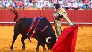 FOTO: CULTORO La prodigiosa mano izquierda de Talavante.