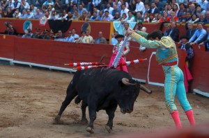 Par al quiebro de Fernando Roca Rey al cuarto