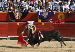 FOTOS: JUAN PONCE A Enrique Ponce le tocó el peor lote de la corrida.