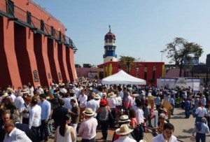 FOTO: PABLO JAVIER GÓMEZ DEBARBIERI Acho, crisol cultural de pasiones limeñas; joya arquitectónica, monumento vivo y palpitante con más de un cuarto de milenio de historia.