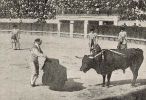 FOTO: ARCHIVO HISTÓRICO DE LA BNE Guerrita igualando al toro