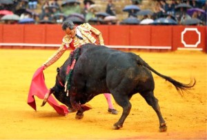 FOTO: SARA DE LA FUENTE - CULTORO Luis Bolívar cortó una oreja el jueves 12.