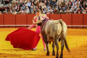 FOTO: SARA DE LA FUENTE Técnico y valiente, Ferrera se cruzó con el complicado victorino.