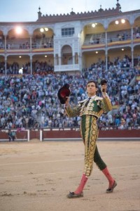 El peruano, orgulloso con su trofeo, aclamado y ovacionado.