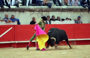 FOTOS: JOËL BURAVAND Verónicas de recibo al tercero de la tarde.