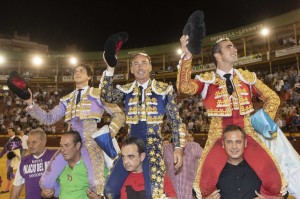 FOTO: CULTORO Triplete triunfal de Andrés Roca Rey en España: en hombros en Murcia, Albacete y Salamanca