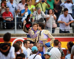 FOTO: CULTORO Andrés y El Juli en hombros, en Palencia