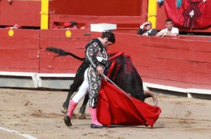 Morante solo dejó chispazos aislados y finalmente fue abroncado.